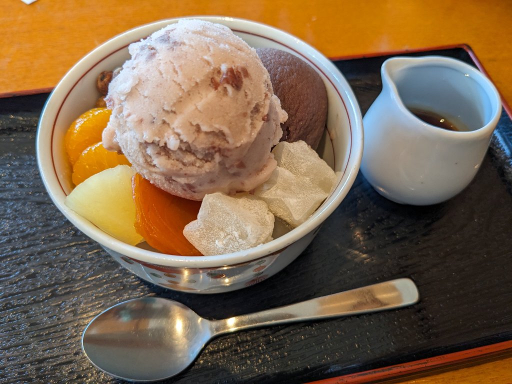 湯島【つる瀬】小倉あんみつ