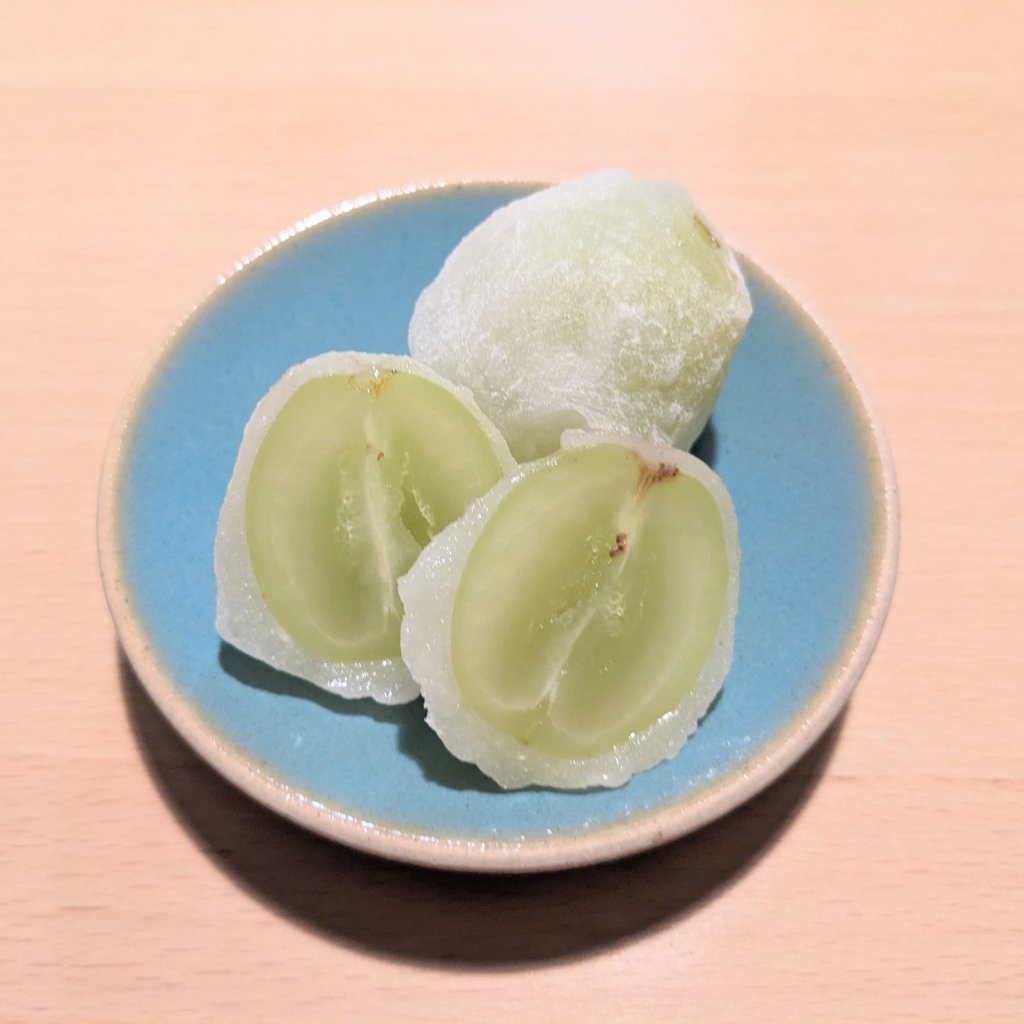 新子安【桃太郎】ぶどう餅